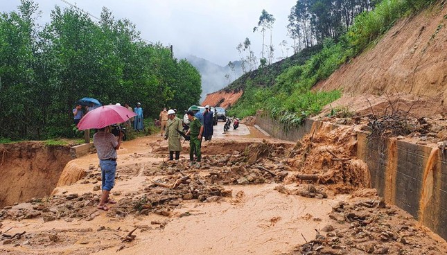Bình Định thông tin thiệt hại do mưa lớn ảnh 3