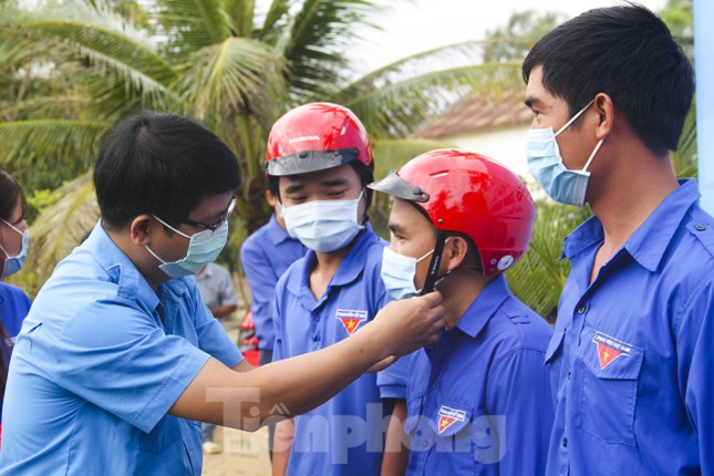 Bình Định ra quân chương trình 'Tháng ba biên giới' ảnh 2