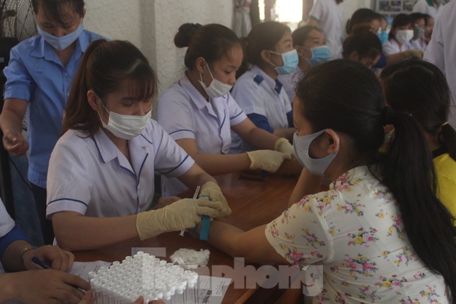 Khám phát thuốc miễn phí cho 500 công nhân, người lao động ảnh 3