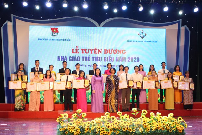 Thành Đoàn Đà Nẵng tôn vinh 24 nhà giáo trẻ tiêu biểu ảnh 1