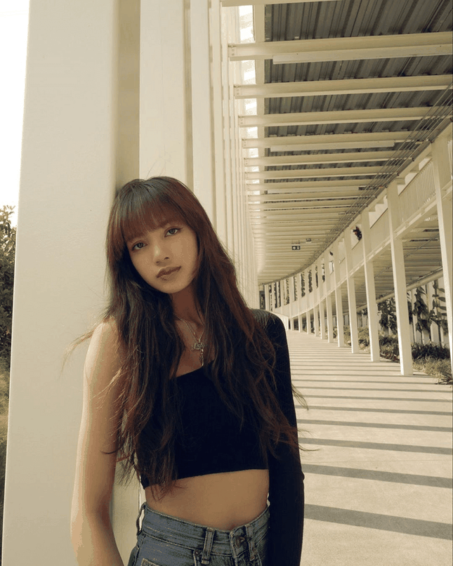“Bá đạo” như Lisa (BLACKPINK), dù nổi giận hay nghiêm khắc cũng hút hồn fan vì quá xinh ảnh 10
