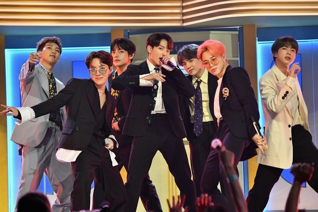 Big Hit nhá hàng lịch quảng bá "Dynamite", bật mí BTS sẽ biểu diễn tại VMAs 2020 ảnh 2