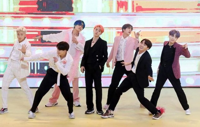 Chúc mừng BTS lần thứ hai “bỏ túi” MV tỷ view trên YouTube với “Boy With Luv“! ảnh 2