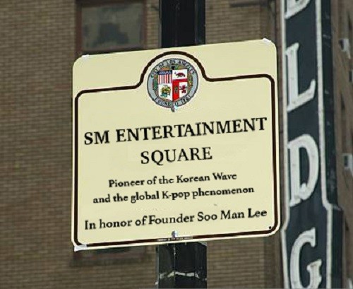 Một công ty giải trí của K-Pop được lấy tên đặt cho giao lộ trung tâm tại Los Angeles (Mỹ) ảnh 1