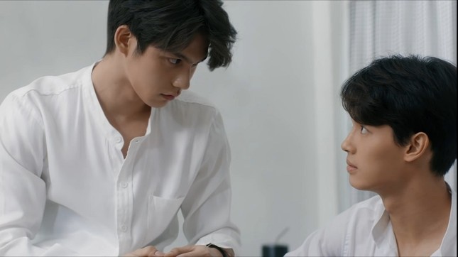 Bất ngờ tái ngộ fan trên màn ảnh rộng, Sarawat - Tine (2gether The Series) sẽ kết hôn? ảnh 2