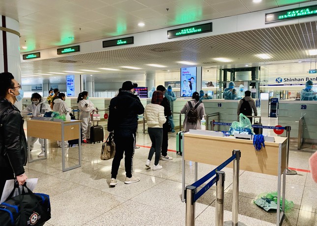 Hành trình ly kỳ giành tấm vé lên chuyến bay cuối cùng về Việt Nam của kỹ sư Việt tại UAE ảnh 10