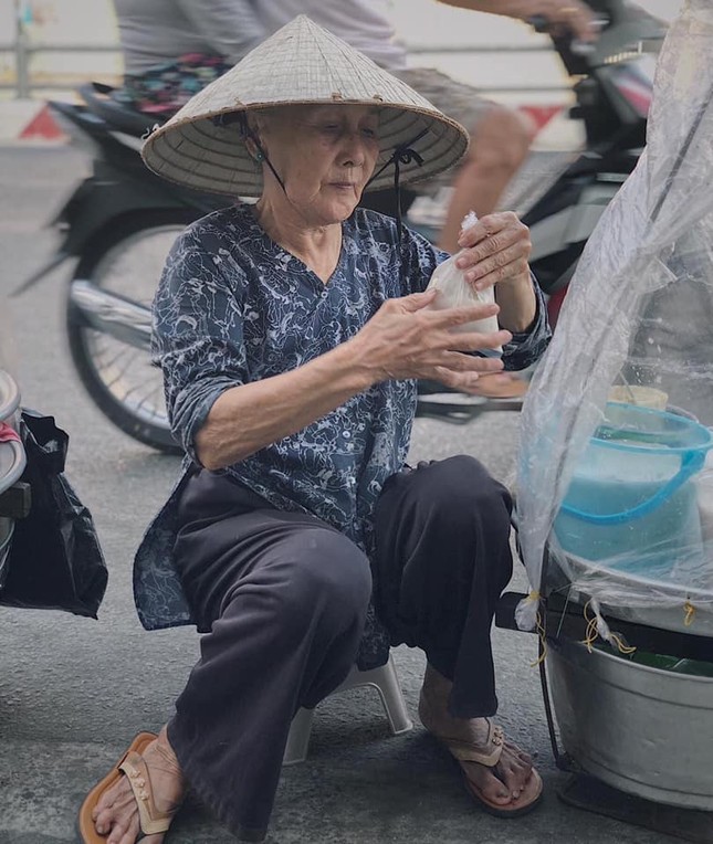 Giật mình nhận ra đường phố Sài Gòn sở hữu “kho tàng” các món bánh ăn xế "ngon nhức nách" ảnh 9