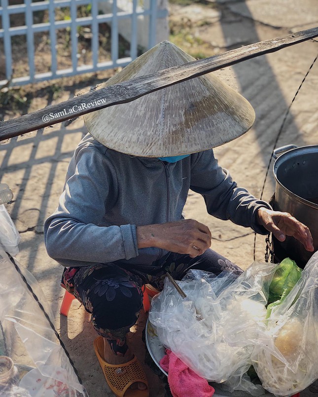 Vĩnh Long: Tô bún riêu 10K trong “truyền thuyết” và xưởng bánh ngon nhà làm phải thử ảnh 3