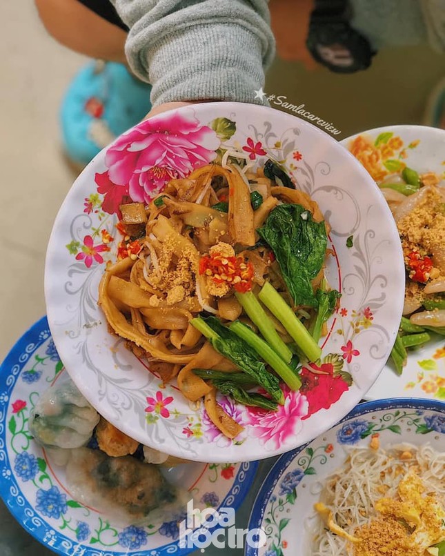 Hẹn hò Sài Gòn: Thực đơn ăn vặt chỉ từ 10K, ấm cái bụng mà giá lại mềm xèo! ảnh 2