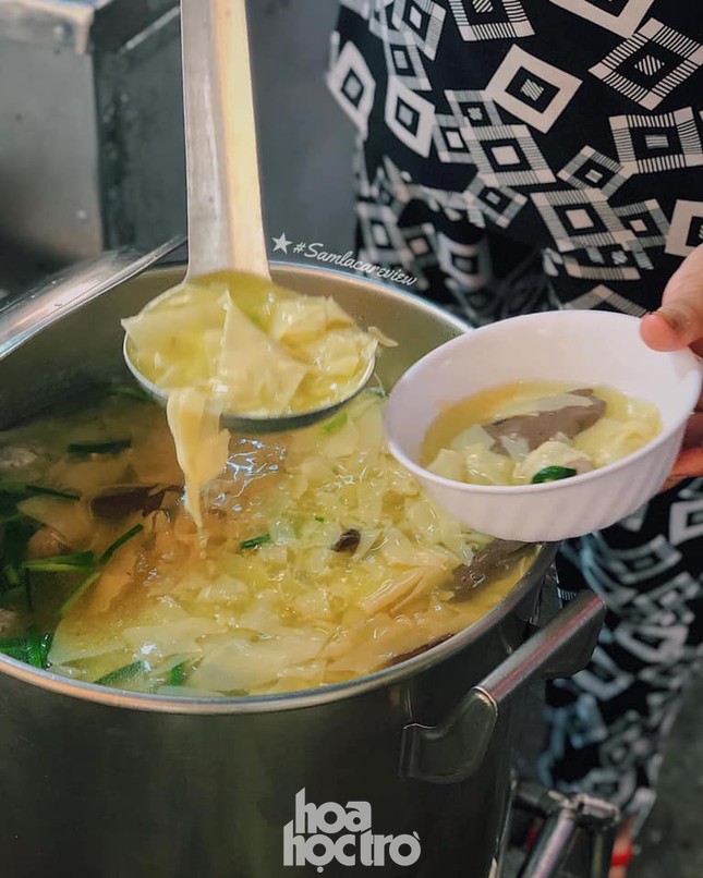 Hẹn hò Sài Gòn: Thực đơn ăn vặt chỉ từ 10K, ấm cái bụng mà giá lại mềm xèo! ảnh 3