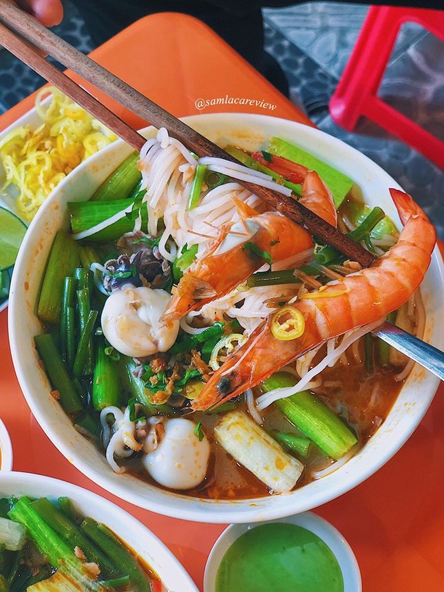 Hẹn hò Sài Gòn: Cơm và bún ngon thế này, không ăn hơi uổng đó bạn! ảnh 11