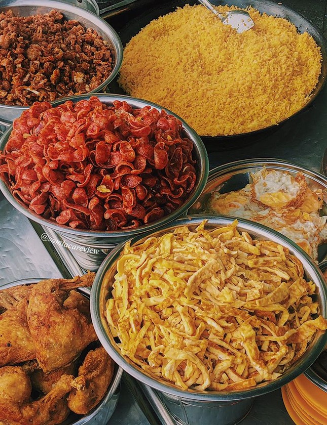 Hẹn hò Sài Gòn: Cơm và bún ngon thế này, không ăn hơi uổng đó bạn! ảnh 1