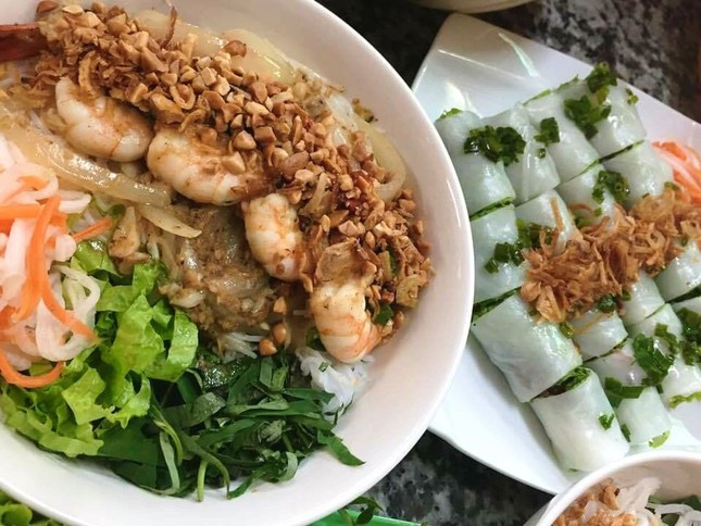 Bạn muốn thưởng thức những món ăn chuẩn vị Sài Gòn hay chuẩn vị Huế? ảnh 4