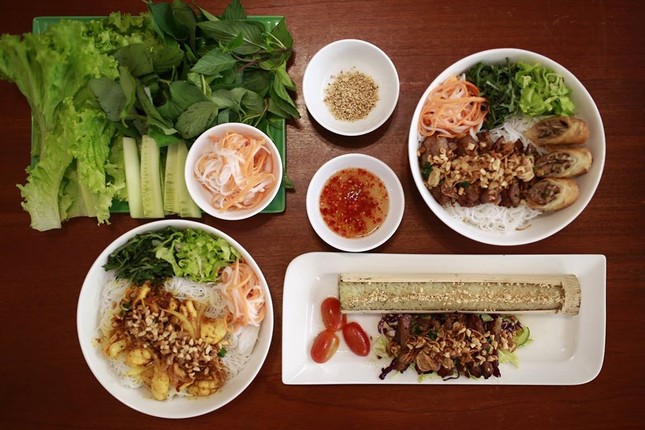 Bạn muốn thưởng thức những món ăn chuẩn vị Sài Gòn hay chuẩn vị Huế? ảnh 5