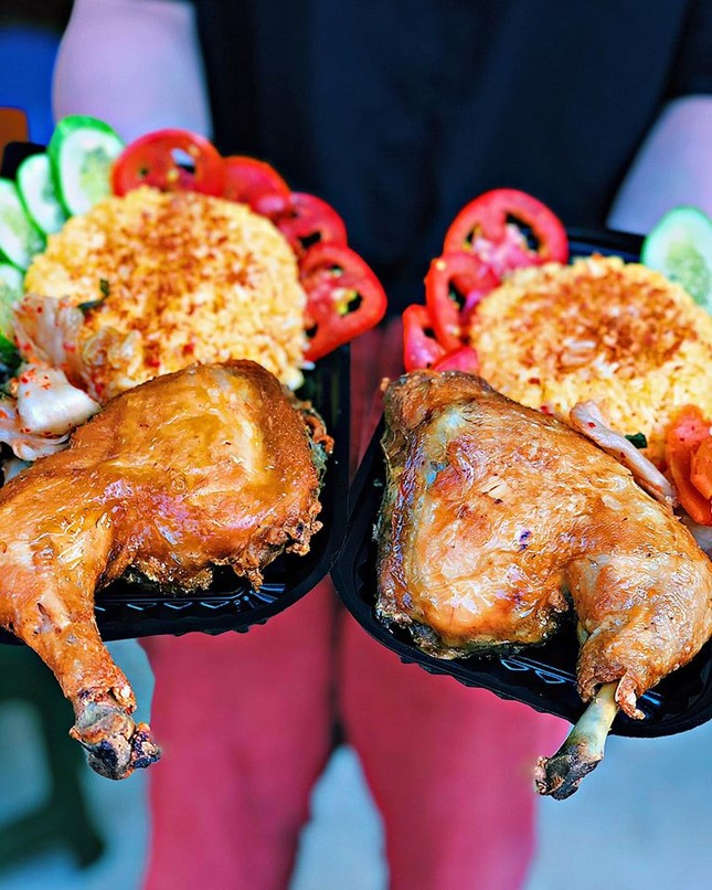Thực đơn “chống gầy” lý tưởng: Cơm gà xối mỡ và bánh mì nem nướng ngon lịm tim ảnh 3