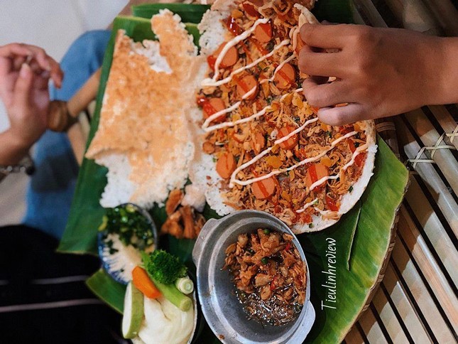 Ăn sập Sài Gòn: Bánh mì xíu mại hay cơm cháy kho quẹt? Hay là… cả hai? ảnh 6