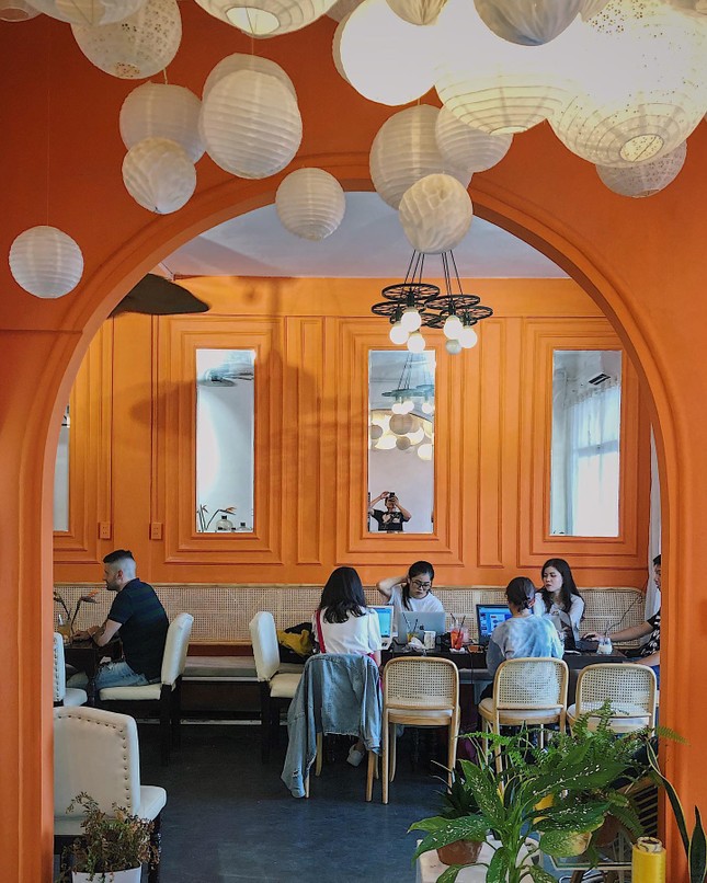 Hẹn hò Sài Gòn: Cà phê sang chảnh, view xịn, giá lại mềm, bạn có “chịu” không? ảnh 5