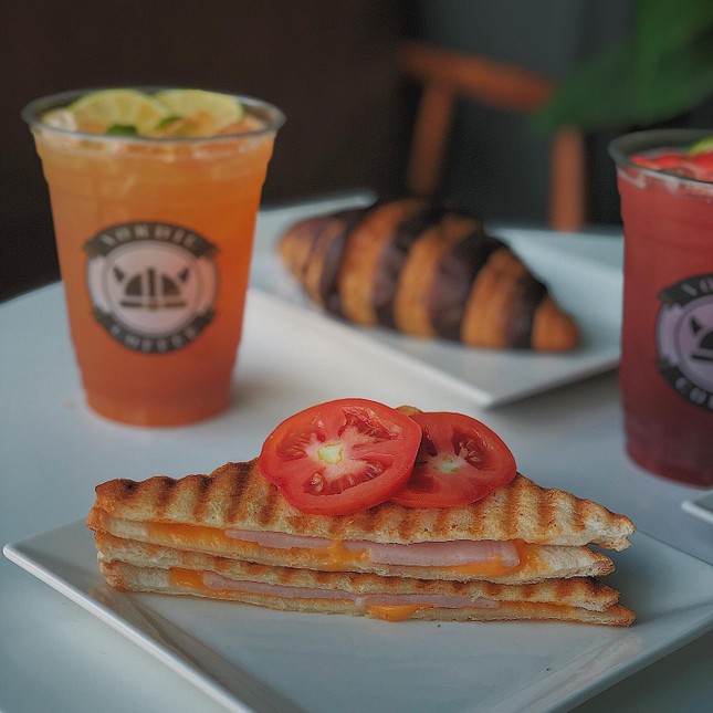 Hẹn hò Sài Gòn: Cà phê sang chảnh, view xịn, giá lại mềm, bạn có “chịu” không? ảnh 9