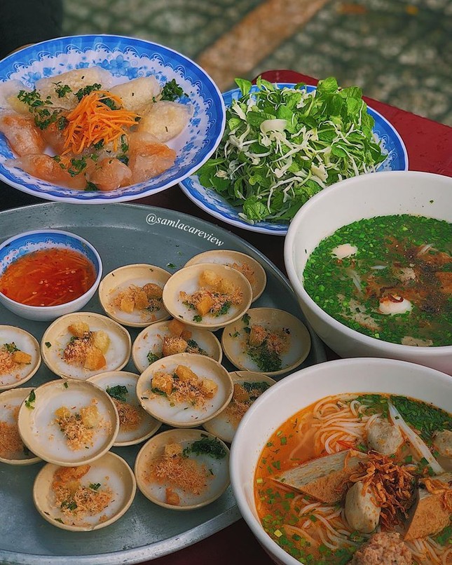 Bánh bèo mâm với topping siêu xịn và bánh mì hồ lô - bò lá lốt lót dạ xế chiều ảnh 2