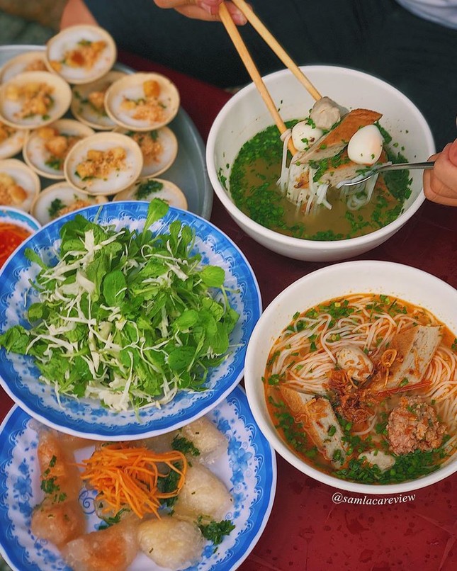 Bánh bèo mâm với topping siêu xịn và bánh mì hồ lô - bò lá lốt lót dạ xế chiều ảnh 6