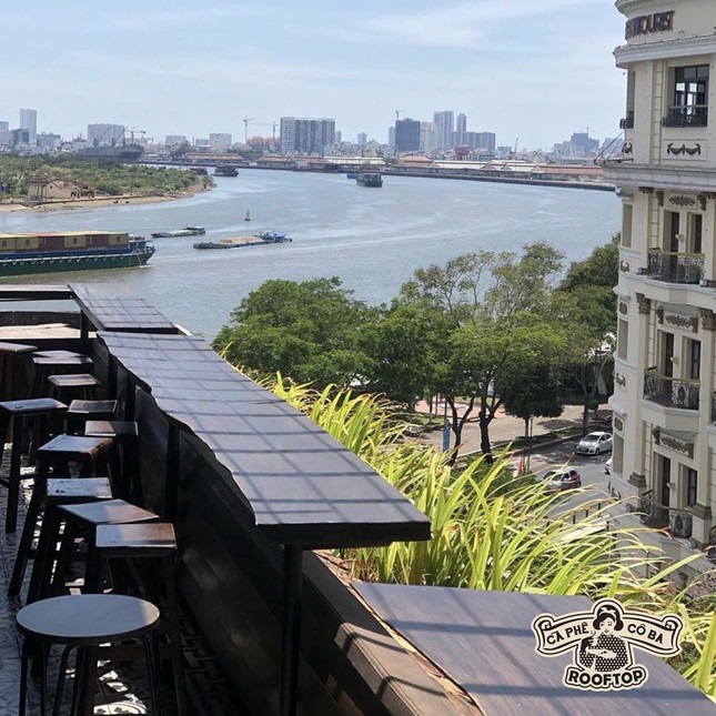 Hai quán cà phê siêu xinh ngay giữa trung tâm Sài Gòn, cực hợp để hò hẹn nhóm bạn thân! ảnh 3