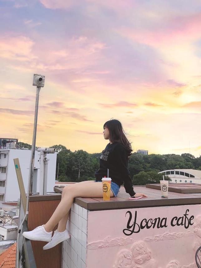 Địa điểm họp lớp lý tưởng: Từ rooftop “bao view” đến background chụp phát nào ăn phát nấy ảnh 1