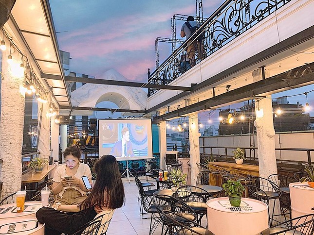 Địa điểm họp lớp lý tưởng: Từ rooftop “bao view” đến background chụp phát nào ăn phát nấy ảnh 6