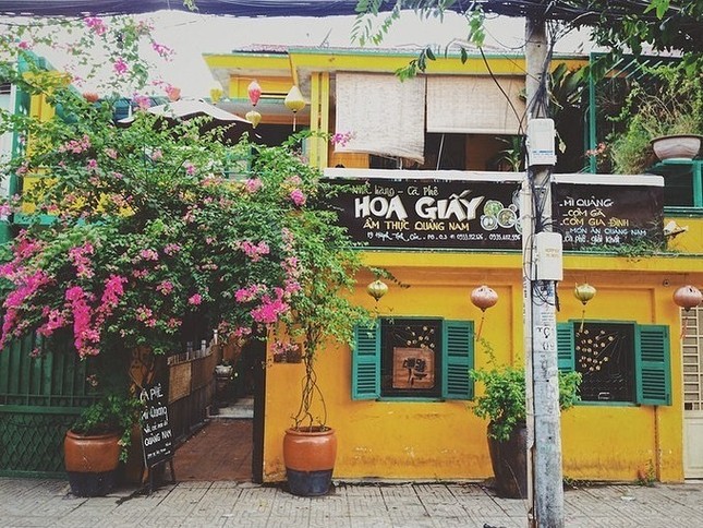 Cà phê vintage mô phỏng Hội An mộng mơ trong khu chung cư “sống ảo” nhất Sài Gòn ảnh 2