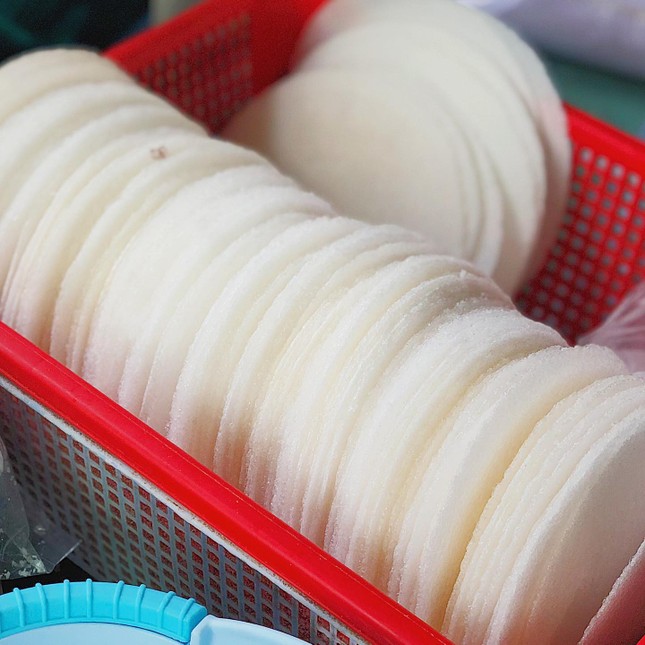 Dọc đường ăn dặm: Xôi nếp than và bánh khọt giá dưới 15K, hương vị ngon miễn chê ảnh 5