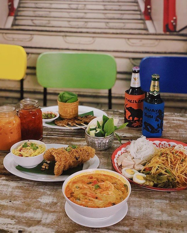 Nhớ Thái nhưng “kẹt chân” vì dịch: Khám phá tiểu Bangkok ở Sài Gòn qua các toa tàu điện ảnh 1
