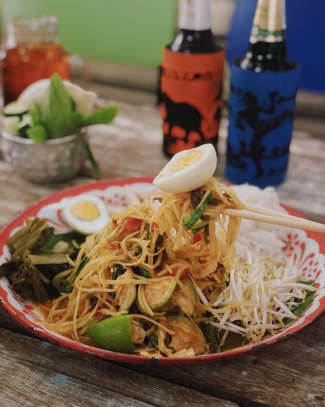 Nhớ Thái nhưng “kẹt chân” vì dịch: Khám phá tiểu Bangkok ở Sài Gòn qua các toa tàu điện ảnh 2