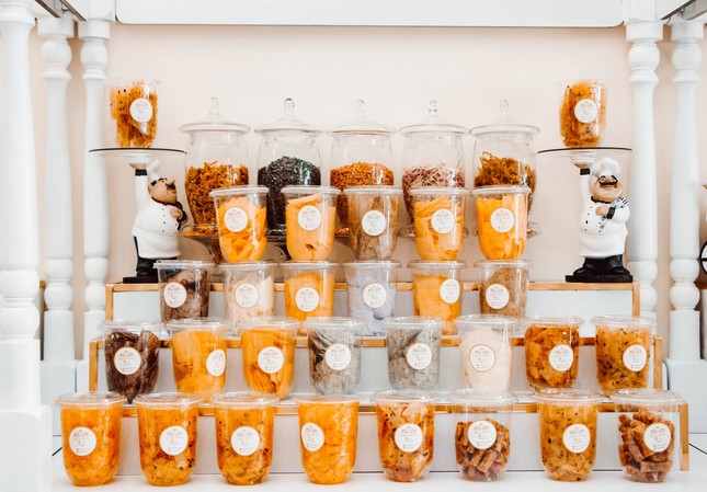 Lót dạ bằng ổ bánh mì xíu mại và phá lấu khìa hay cả siêu thị bánh tráng mix đủ vị? ảnh 10