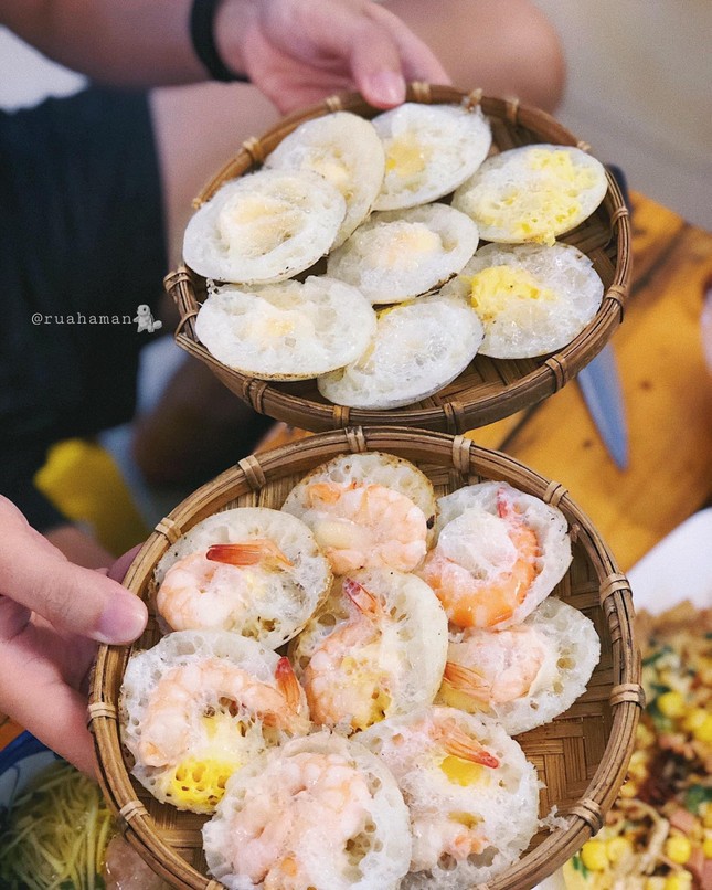 Dọc đường ăn dặm: Bánh căn Đà Lạt ngon trứ danh và thiên đường dâu đang chờ bạn! ảnh 3