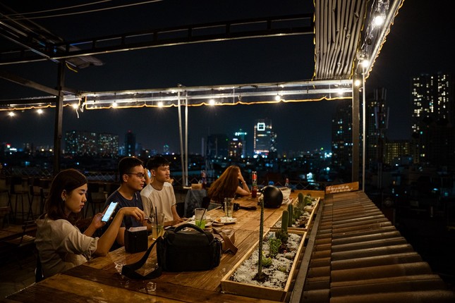 Ghé những cửa tiệm cà phê mà dù đi với bạn hay đi “đu đưa” một mình cũng cực chill ảnh 6