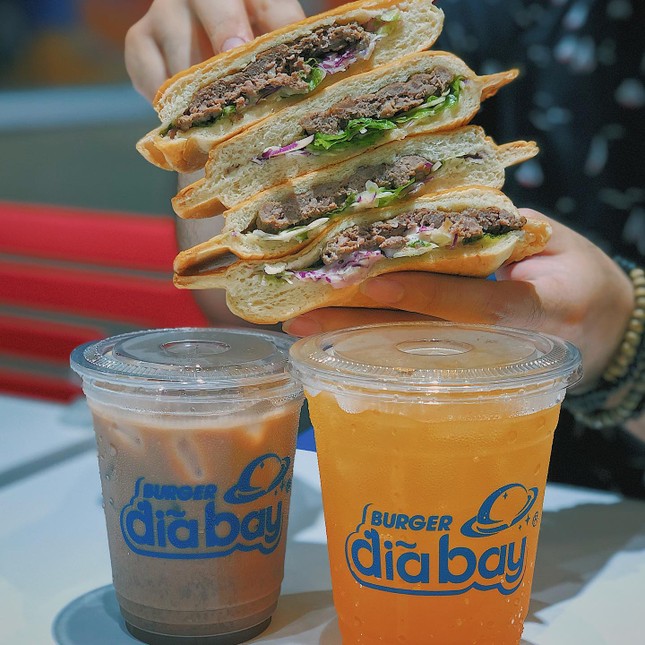 Món ngon Sài Gòn: Team hảo ngọt và team mê burger mau mau bơi vào đây! ảnh 6