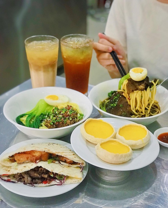 Những món ăn thân thuộc: Hủ tiếu xào người Hoa và mì bò hầm ngon nức tiếng ảnh 6