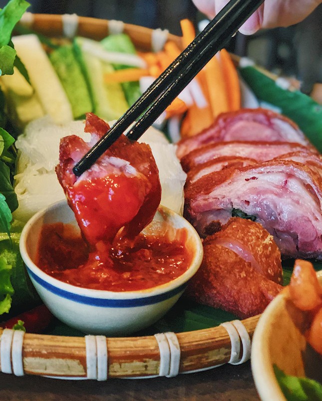 Hẹn hò Sài Gòn: Măm măm sườn cây siêu to khổng lồ và phá lấu ngon nhất Quận 1 ảnh 2