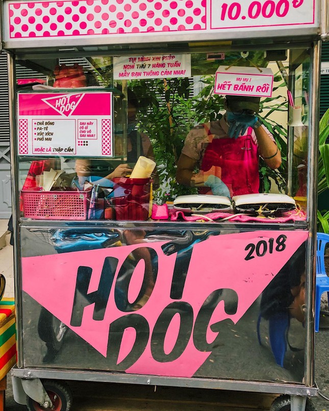 Ăn vặt với bò bía tôm chấy chỉ 2K5 hoặc bánh hotdog ngập phô mai, cắn một miếng là hết ý ảnh 8