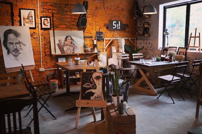 Tận hưởng không khí cuối năm thật “chất” tại Top 3 quán cà phê nghệ thuật xịn sò ảnh 4