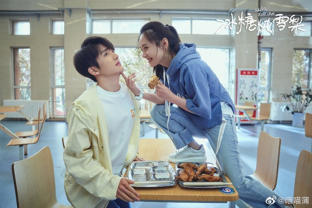 Địch Lệ Nhiệt Ba và Đặng Luân sẽ tái hợp trong phim cổ trang "Tinh Lạc Ngưng Thành Đường"? ảnh 7