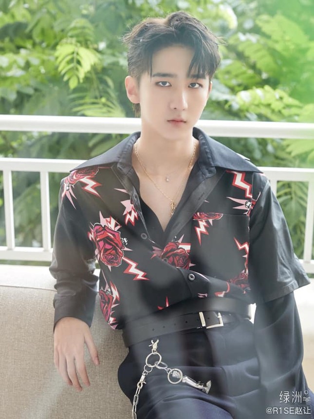 2020 - “năm hạn” của các boy group C-Pop, cựu thành viên Hoàng Minh Hạo cũng “dính đạn“? ảnh 8