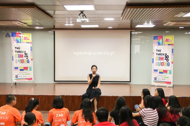 Thử Thách Kim Cương 2020: Ngày đầu vui nhộn cùng dàn nữ diễn giả vừa đẹp vừa “chất“ ảnh 5