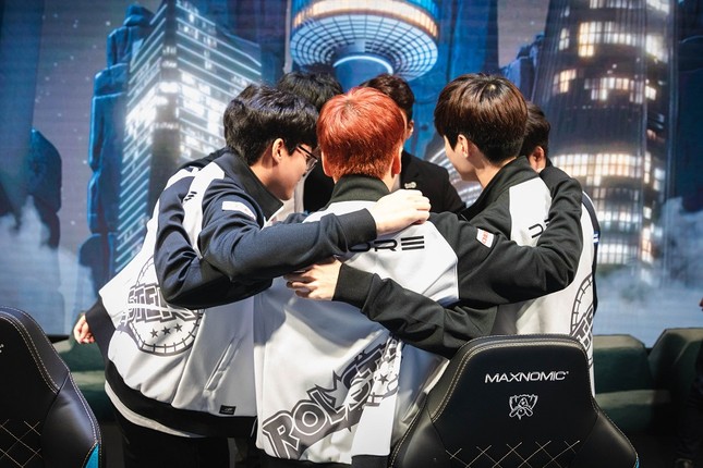 Trong thế giới fangirl: Hạnh phúc khi cùng KT Rolster đi đến đỉnh vinh quang! ảnh 1