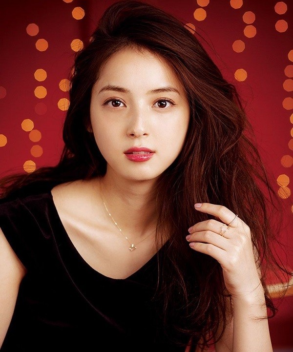 Ngắm nhan sắc "nữ thần" của Sasaki Nozomi đang khiến cả Nhật Bản "đánh ghen" giùm ảnh 9