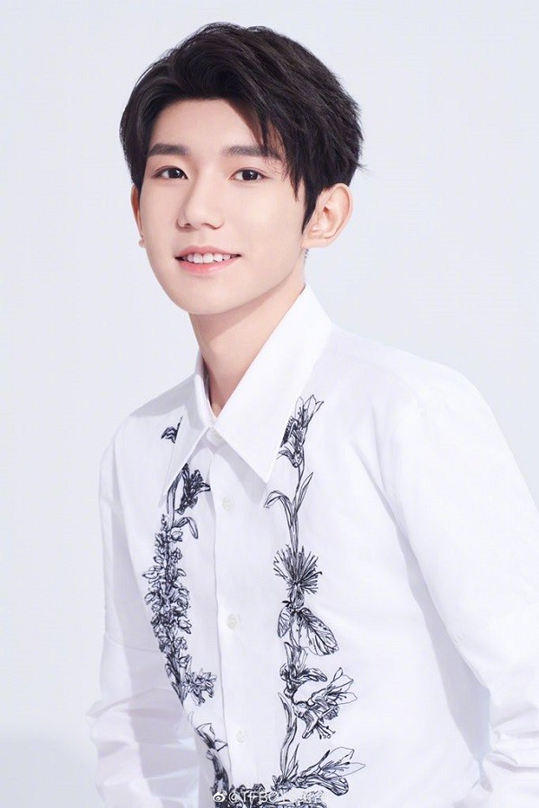 Trong thế giới fangirl: Thế giới của Vương Nguyên, xin hãy là dải ngân hà ấm áp mà thôi! ảnh 1