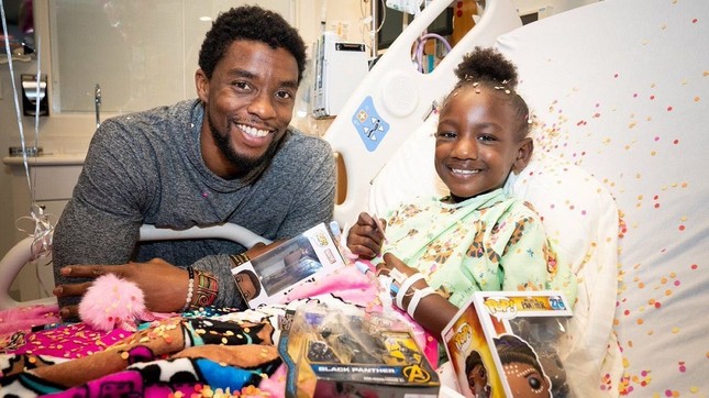 Cảm động khi “Black Panther” Chadwick Boseman tiếp thêm sức mạnh cho trẻ mắc bệnh ung thư ảnh 3