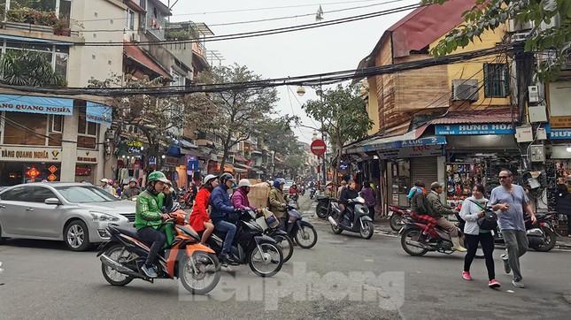 Dạo phố cổ thư thái sắm Tết ngày cuối năm ảnh 10