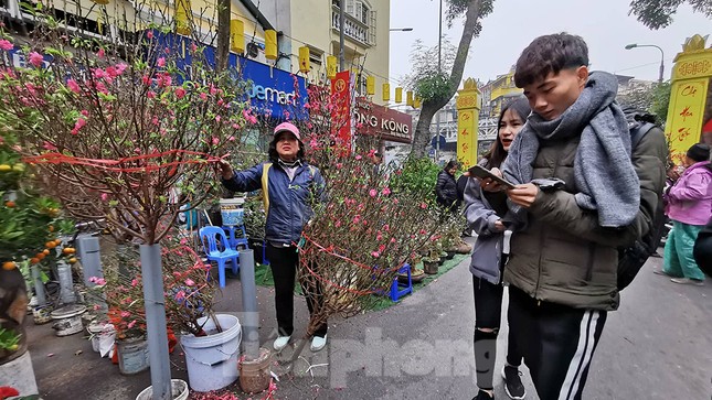 Dạo phố cổ thư thái sắm Tết ngày cuối năm ảnh 12