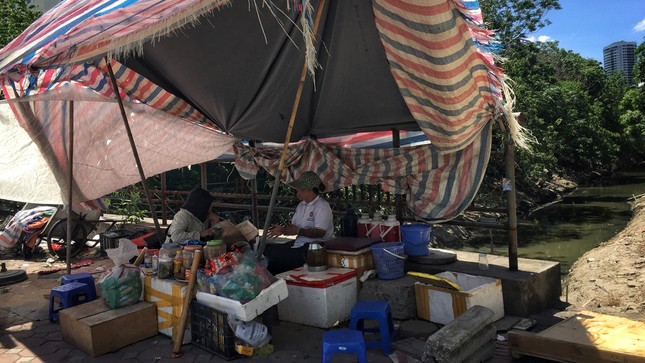 Nền nhiệt duy trì 40 độ, đường phố Hà Nội xuất hiện ảo ảnh ảnh 10