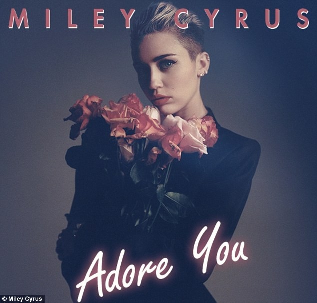 'Gái hư' Miley Cyrus khoe ngực trần bên ngựa trắng ảnh 3